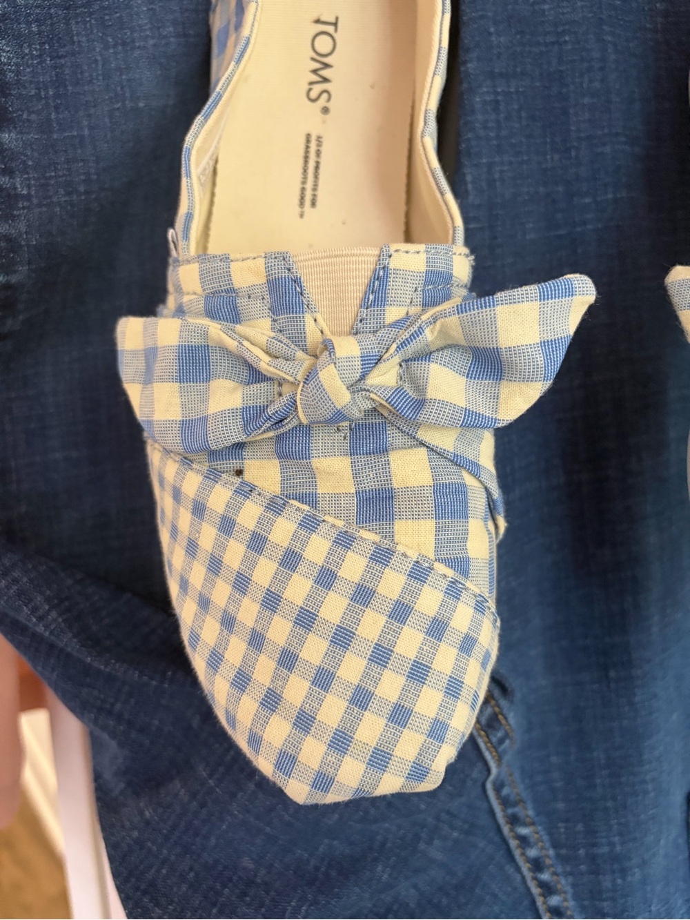 TOMS Light Blue and White Gingham Bow Slip-Ons - Picture 5 of 8